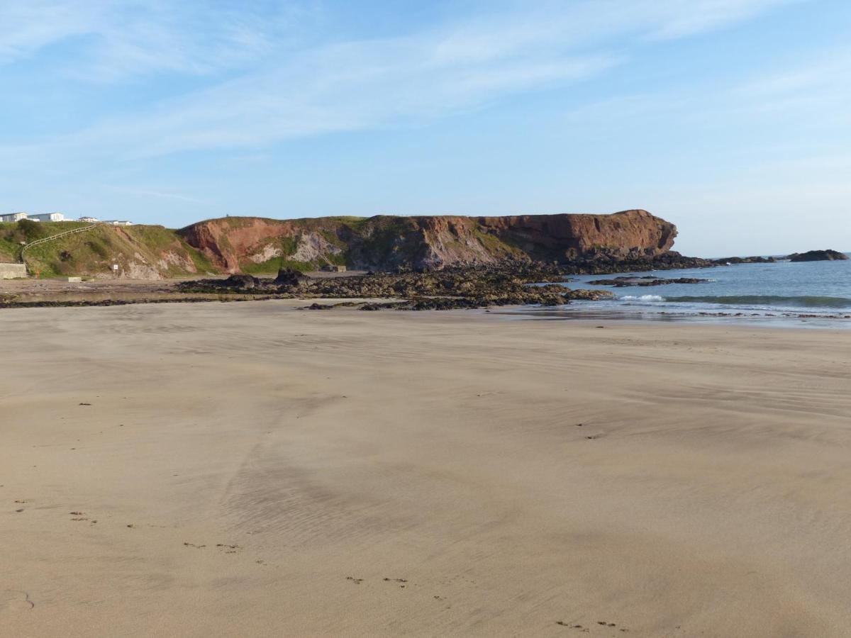 Relax In A 1 Bedroom Apartment Near A Country Pub Eyemouth Esterno foto